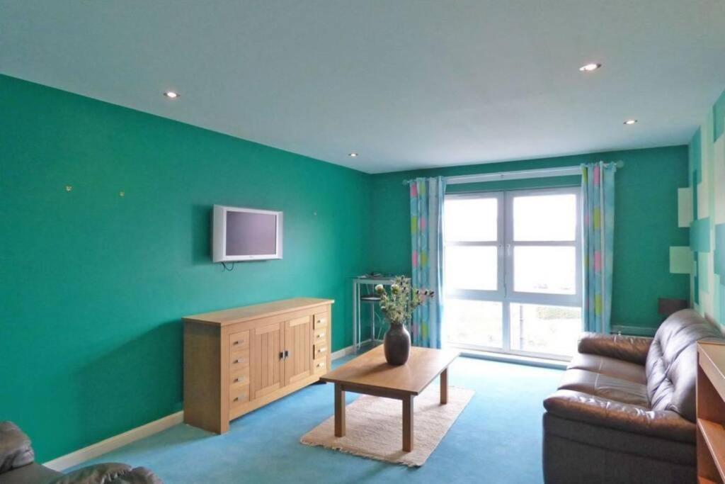 Comfortable, Self Contained 2 Double Beds Town Apartment Near Pittodrie Stadium Aberdeen Exterior photo